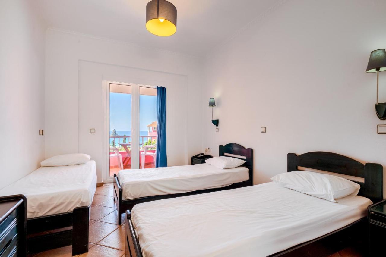 Pink Palace Hotel 2*