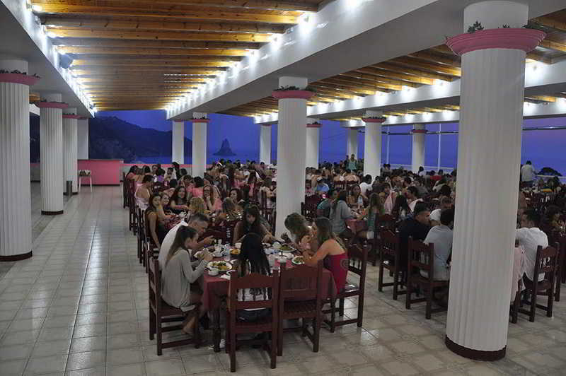 Pink Palace Hotel Agios Gordios (Corfu)